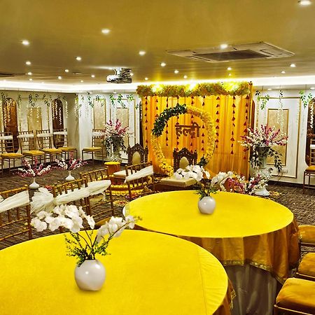Hotel Town Grand Patel Nagar 뉴델리 외부 사진