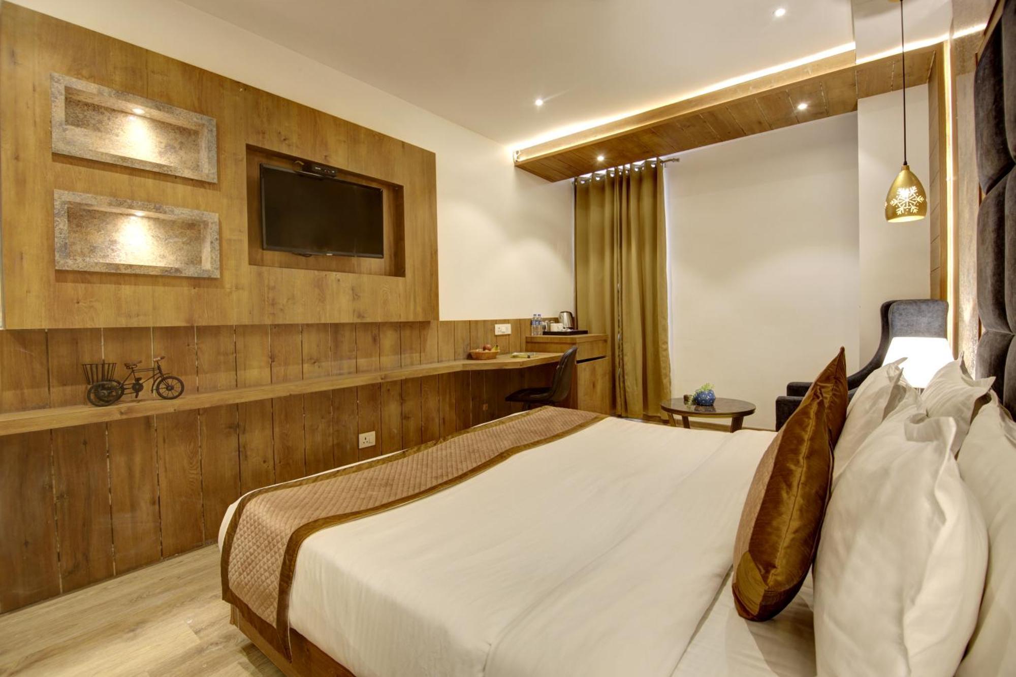 Hotel Town Grand Patel Nagar 뉴델리 외부 사진