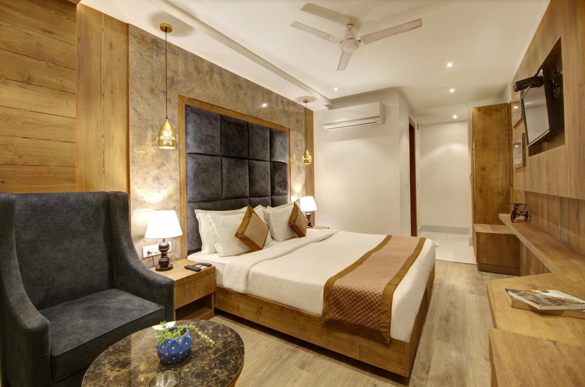 Hotel Town Grand Patel Nagar 뉴델리 외부 사진