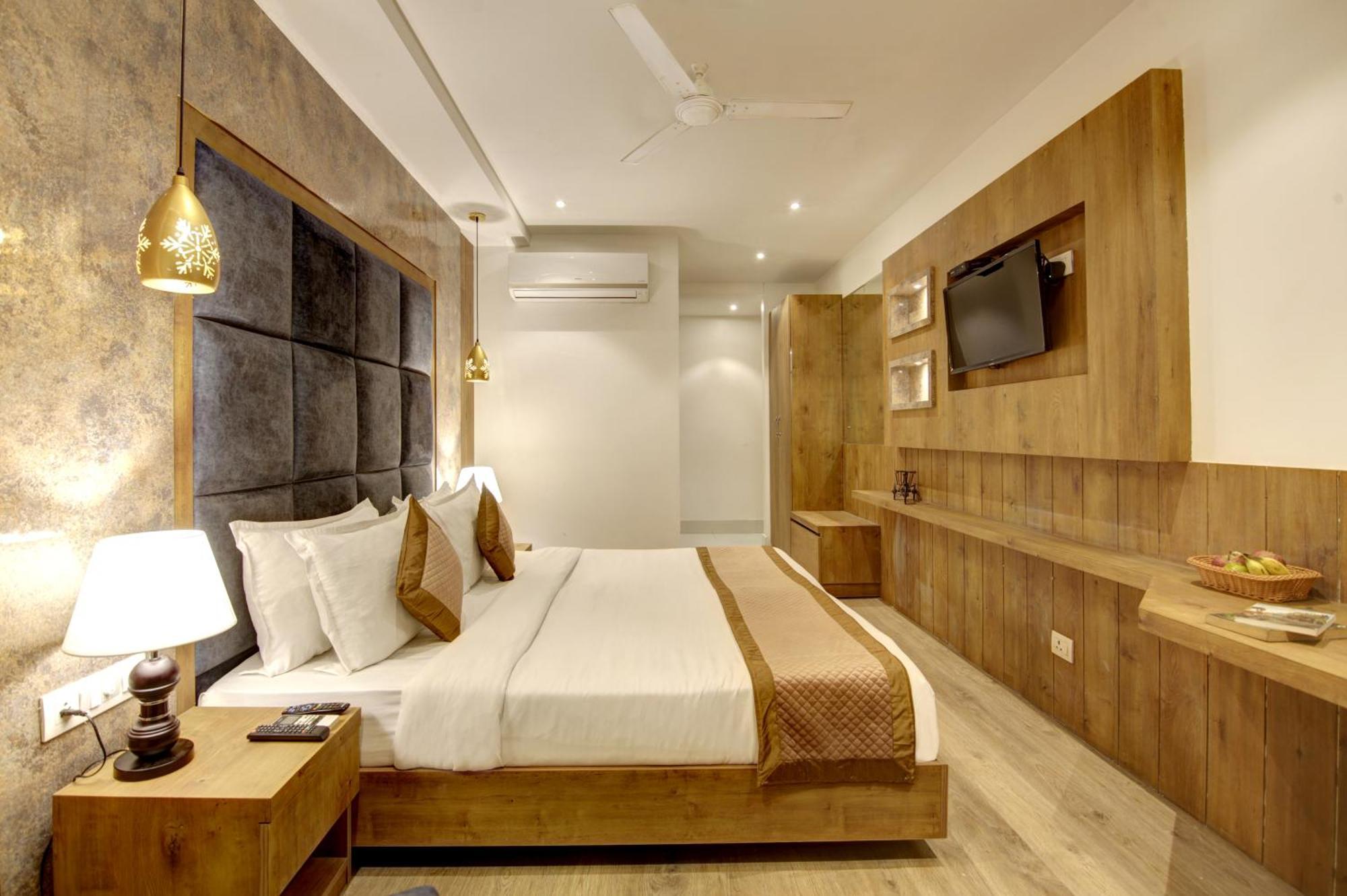 Hotel Town Grand Patel Nagar 뉴델리 외부 사진
