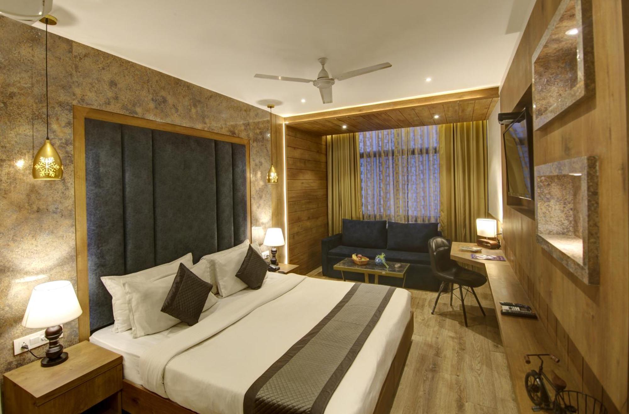 Hotel Town Grand Patel Nagar 뉴델리 외부 사진
