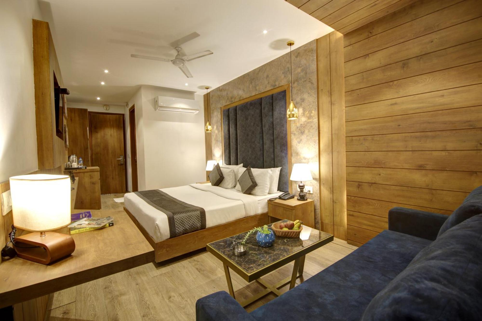 Hotel Town Grand Patel Nagar 뉴델리 외부 사진