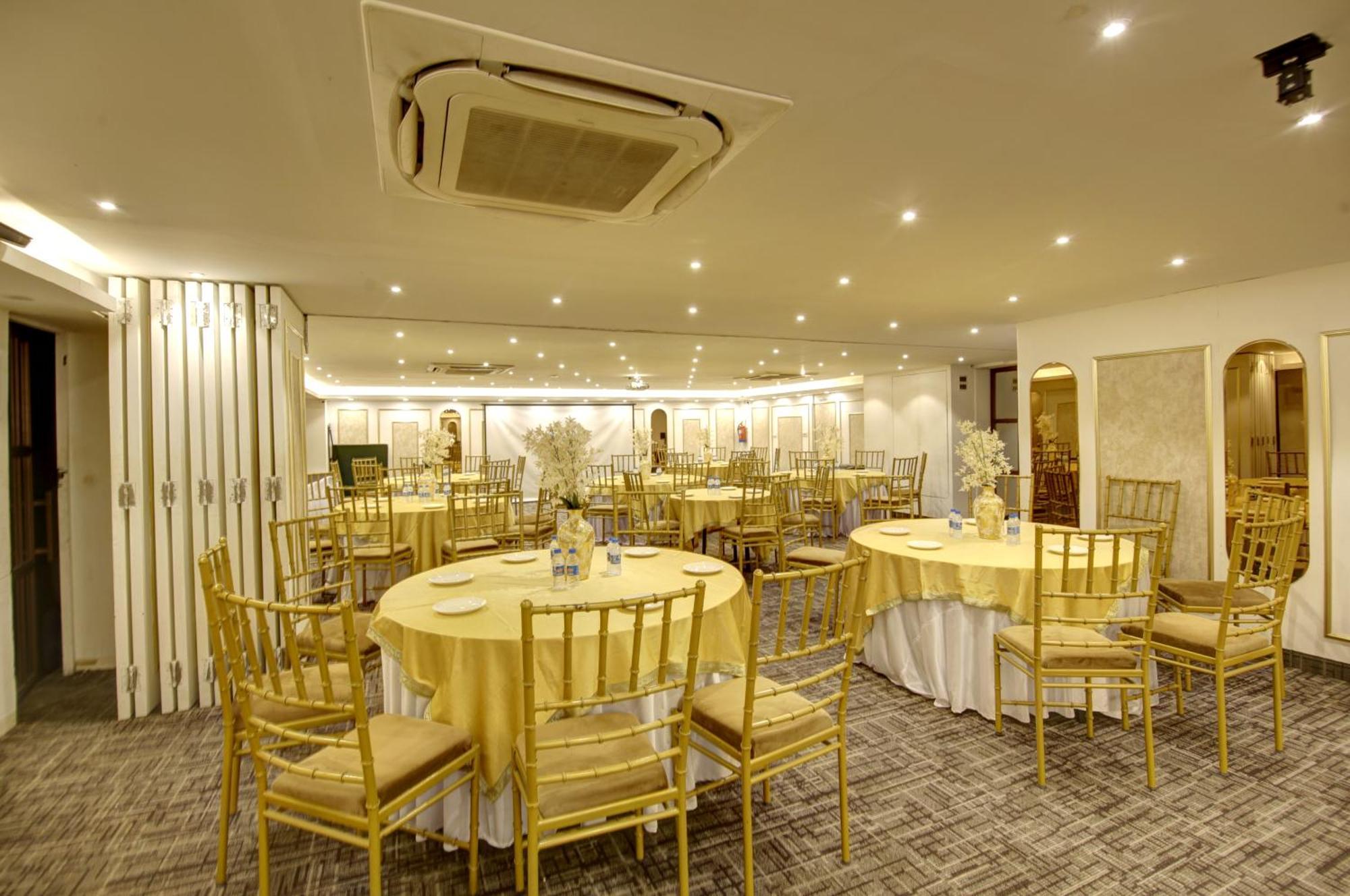 Hotel Town Grand Patel Nagar 뉴델리 외부 사진