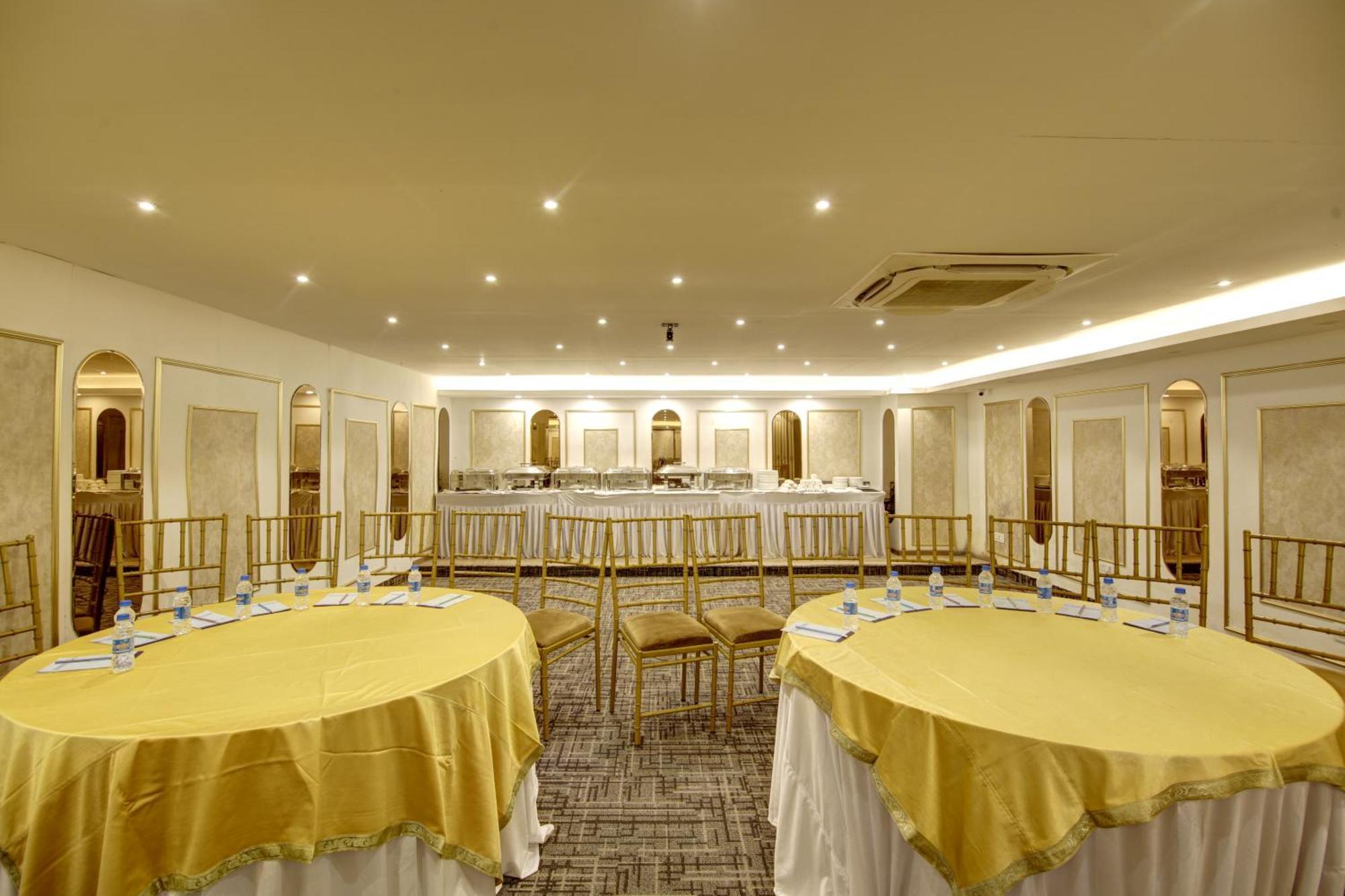 Hotel Town Grand Patel Nagar 뉴델리 외부 사진