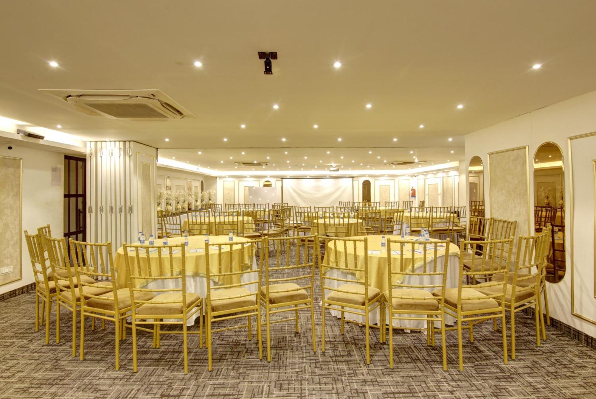 Hotel Town Grand Patel Nagar 뉴델리 외부 사진