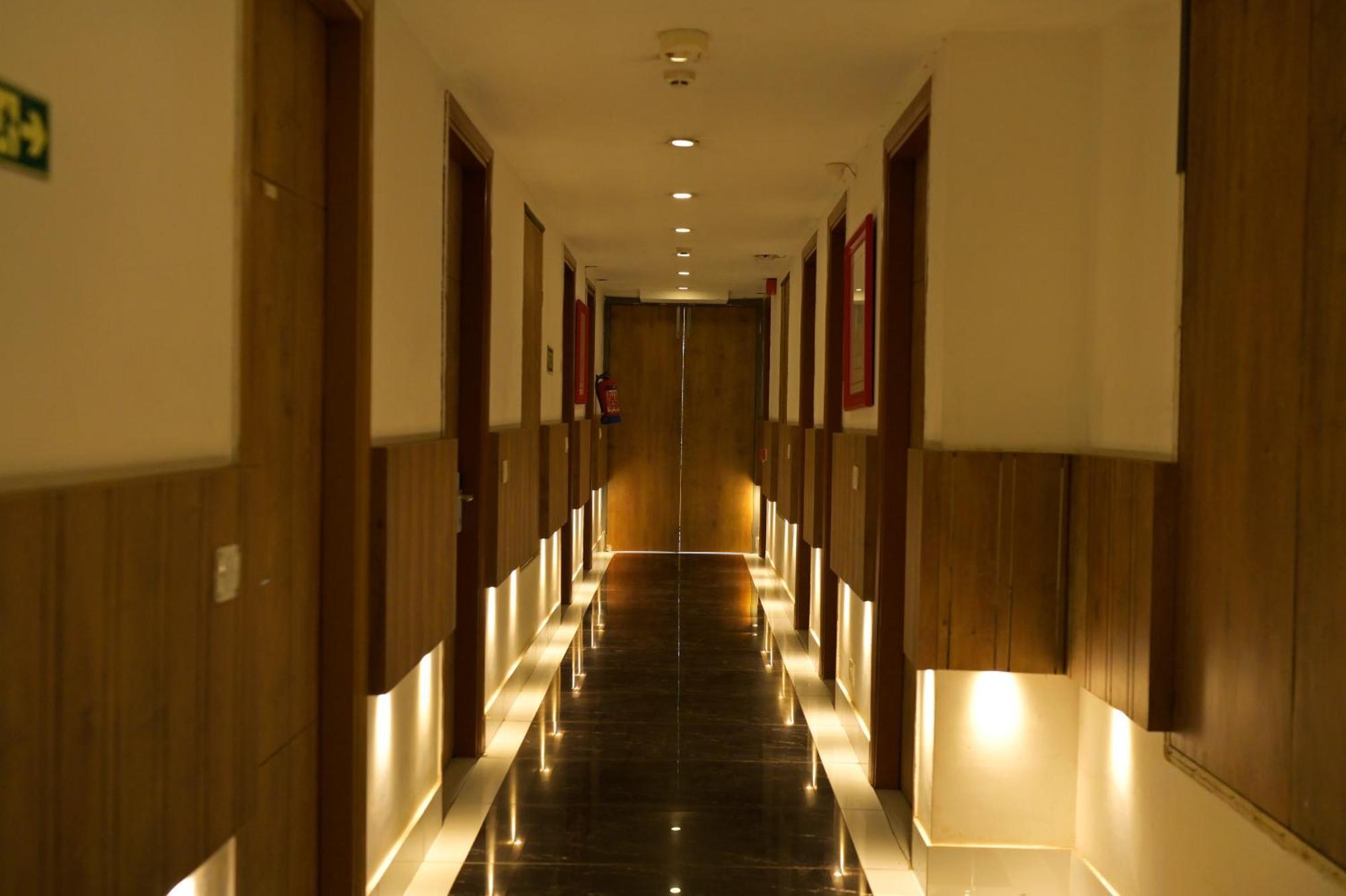Hotel Town Grand Patel Nagar 뉴델리 외부 사진