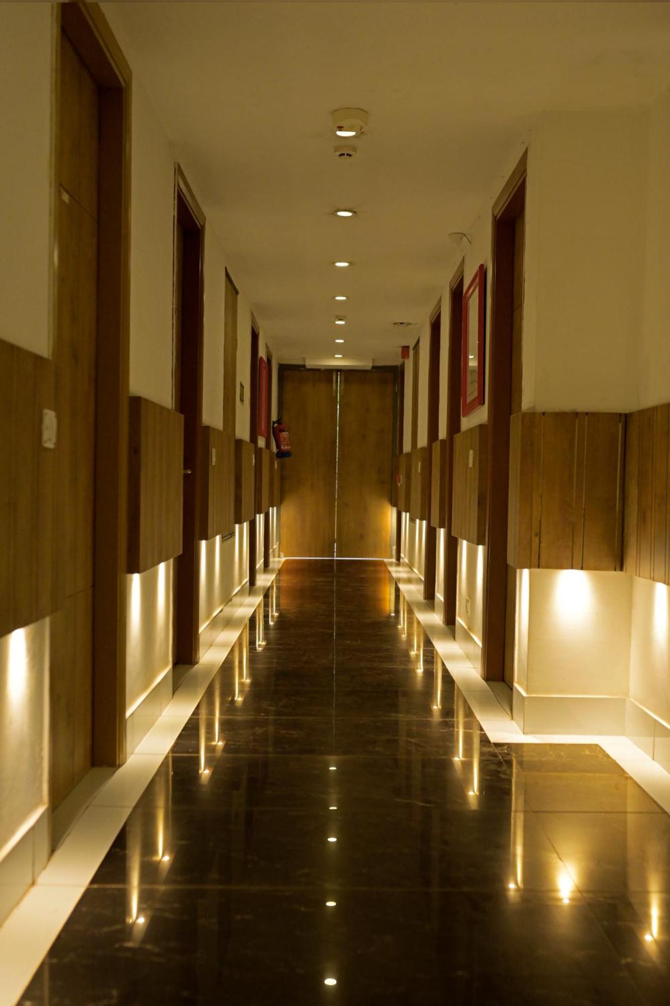 Hotel Town Grand Patel Nagar 뉴델리 외부 사진